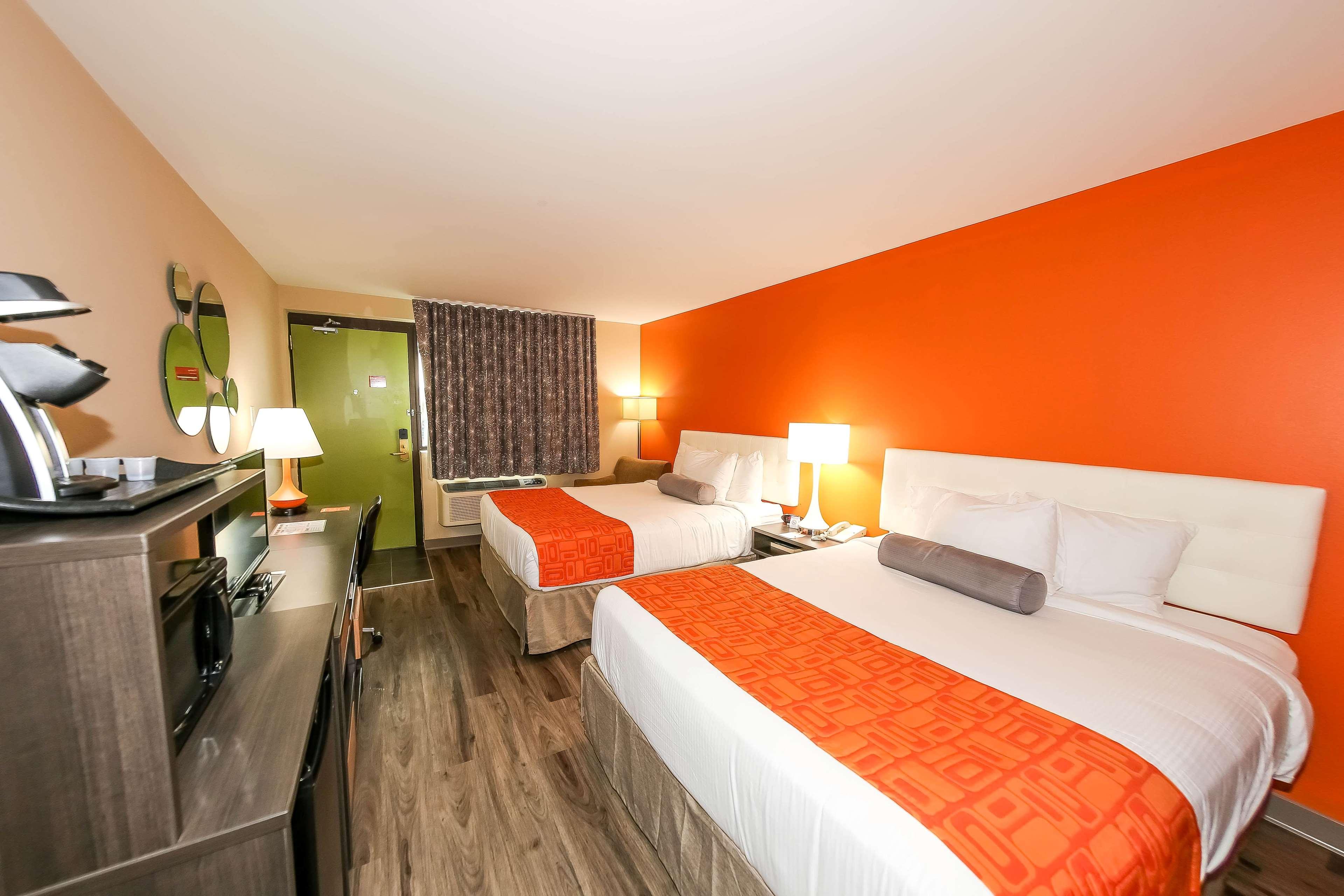 Howard Johnson By Wyndham Winnipeg West Exterior foto